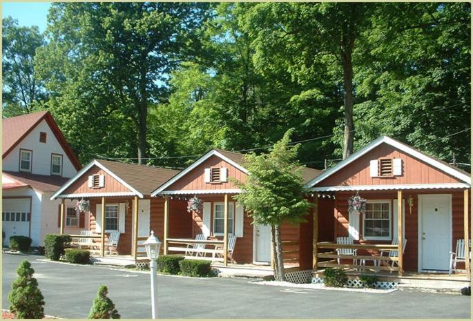 Seven Dwarfs Motel & Cabins Lake George Exterior foto