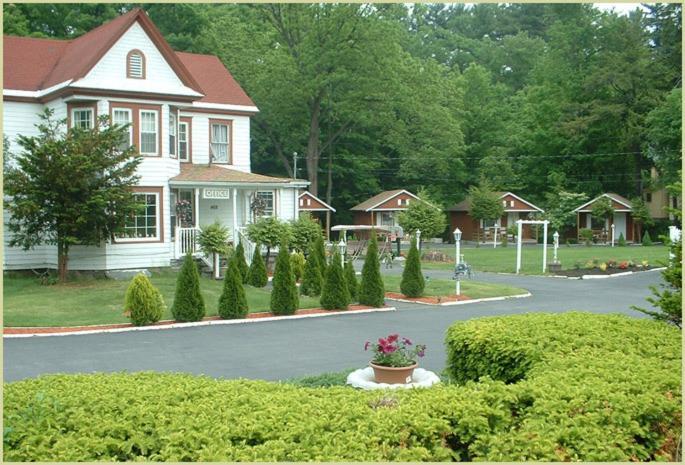 Seven Dwarfs Motel & Cabins Lake George Exterior foto