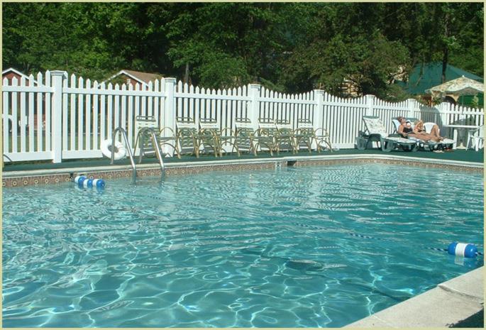 Seven Dwarfs Motel & Cabins Lake George Exterior foto